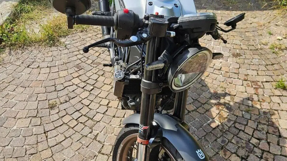 Husqvarna Vitpilen 401 (2021 - 23)  (3)