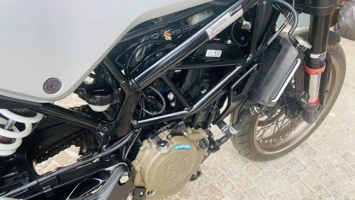 Husqvarna Vitpilen 401 (2021 - 23)  (6)