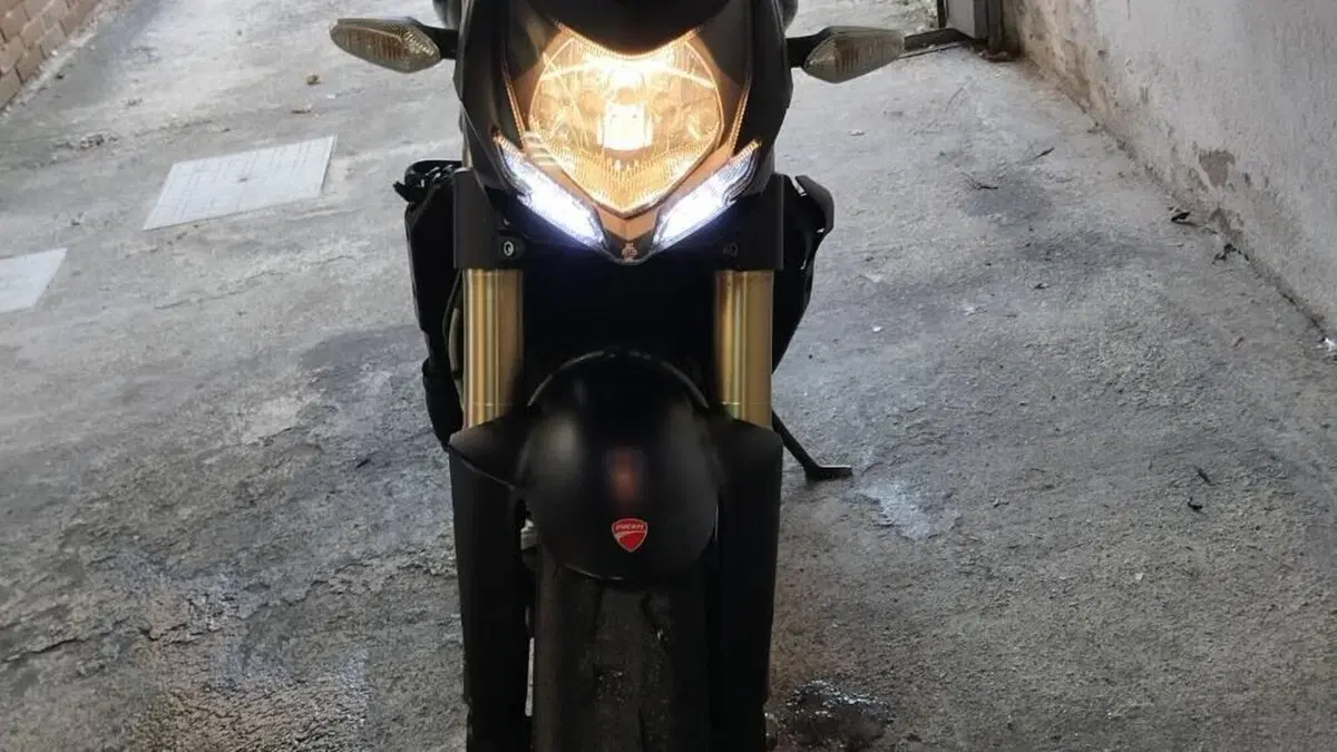 Ducati Streetfighter 848 (2011 - 15)  (2)