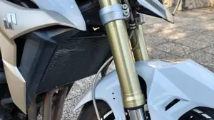 Suzuki GSR 750 (2010 - 15)  (4)