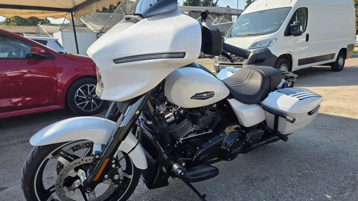 Harley-Davidson Street Glide (2024 - 26)  (2)