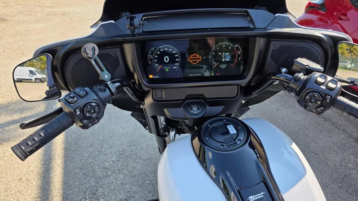 Harley-Davidson Street Glide (2024 - 26)  (3)