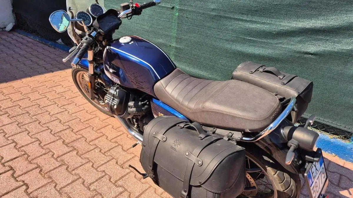 Moto Guzzi V7 Special (2021 - 24)  (9)
