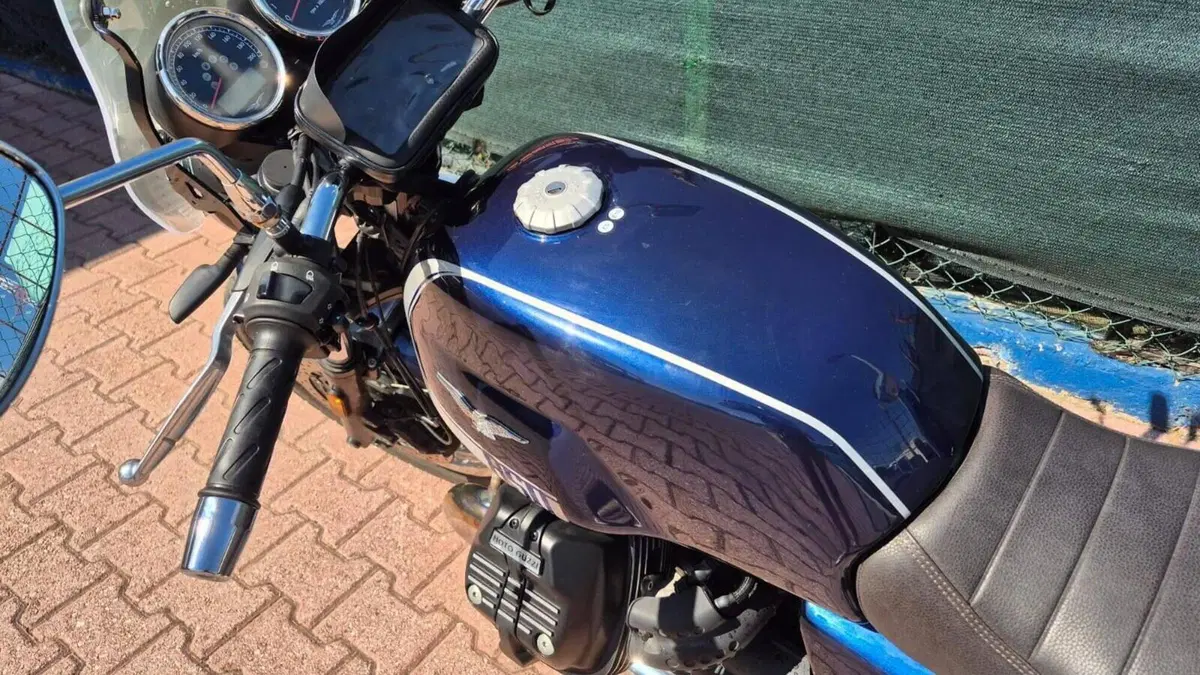 Moto Guzzi V7 Special (2021 - 24)  (10)