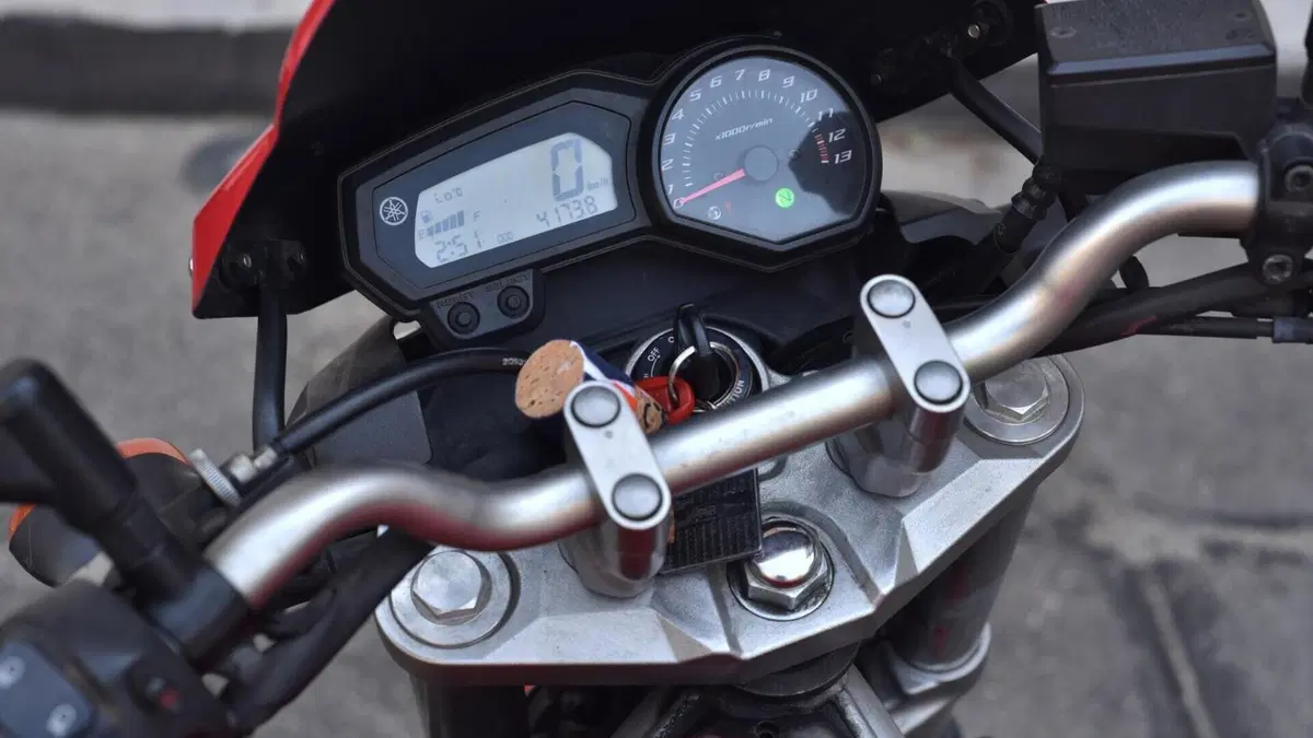 Yamaha XJ6 (2008 - 15)  (5)