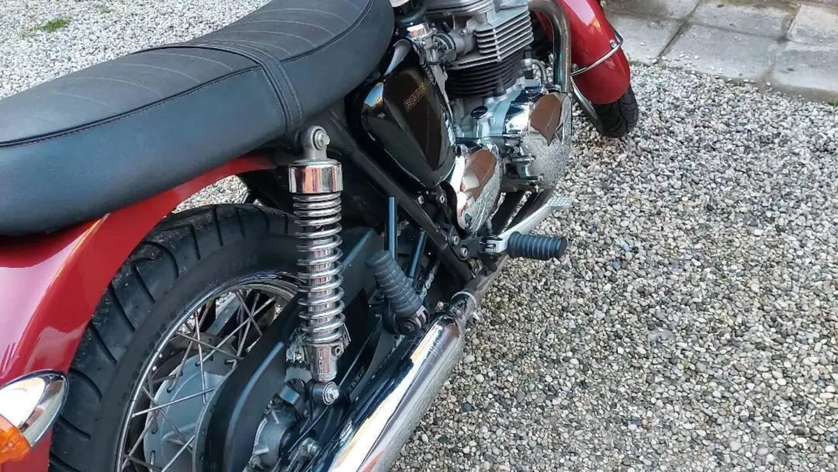 Triumph Bonneville 800 (2002 - 07)  (4)