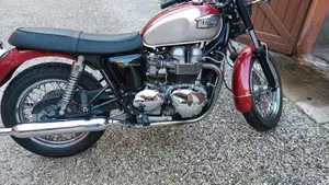 Triumph Bonneville 800 (2002 - 07)  (5)
