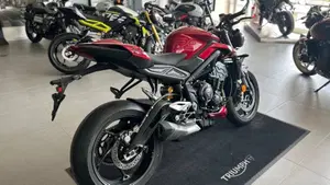 Triumph Street Triple 765 RS (2023 - 26)  (2)