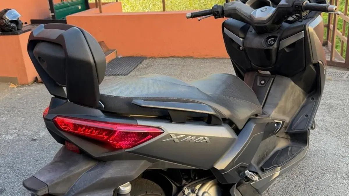 Yamaha X-Max 250 Iron Max ABS (2016)  (3)