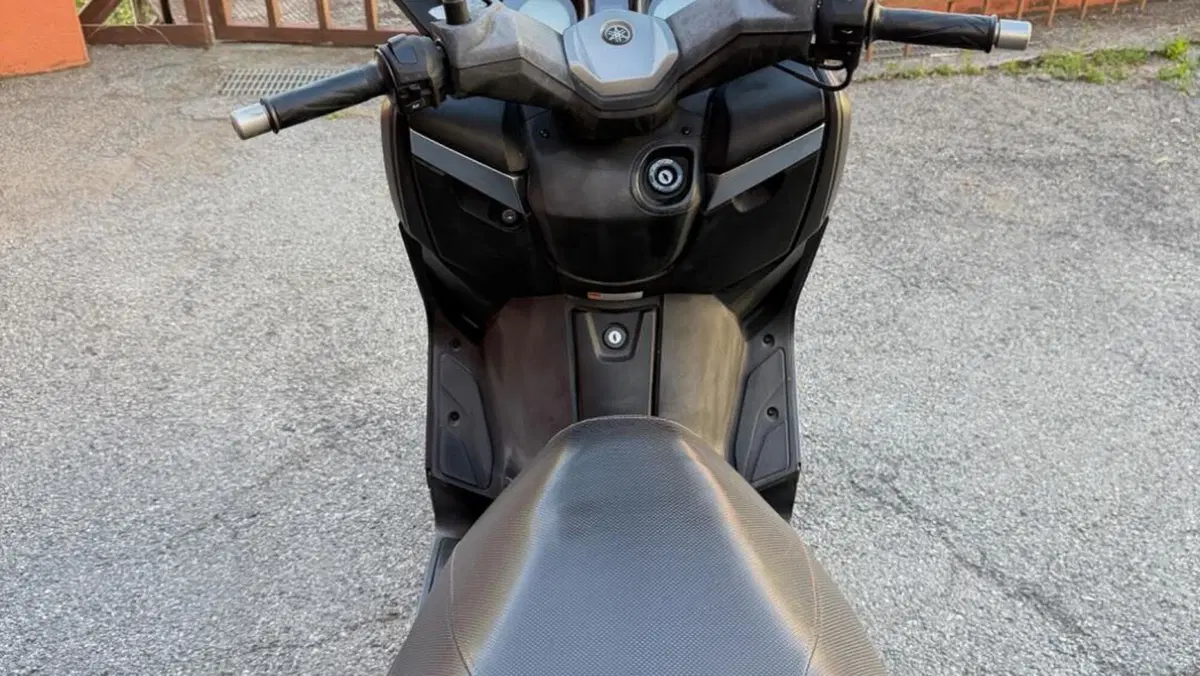 Yamaha X-Max 250 Iron Max ABS (2016)  (7)
