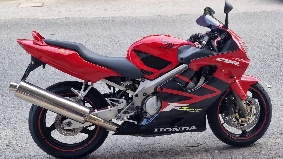 Honda CBR 600 F (2001 - 06)  (2)