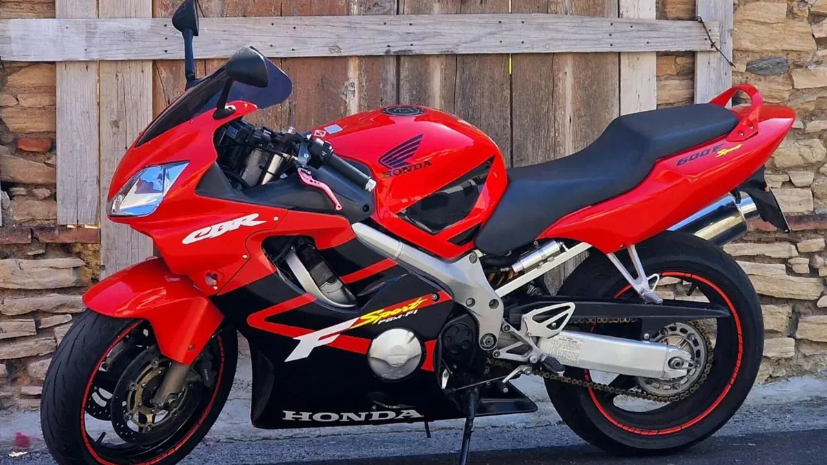 Honda CBR 600 F (2001 - 06)  (6)