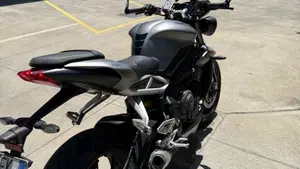 Triumph Street Triple RS (2017 - 19)  (3)