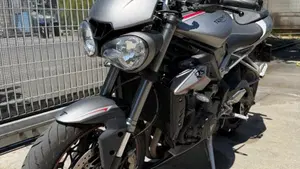 Triumph Street Triple RS (2017 - 19)  (4)