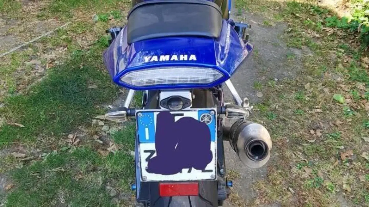 Yamaha YZF R1 (2002 - 03)  (12)