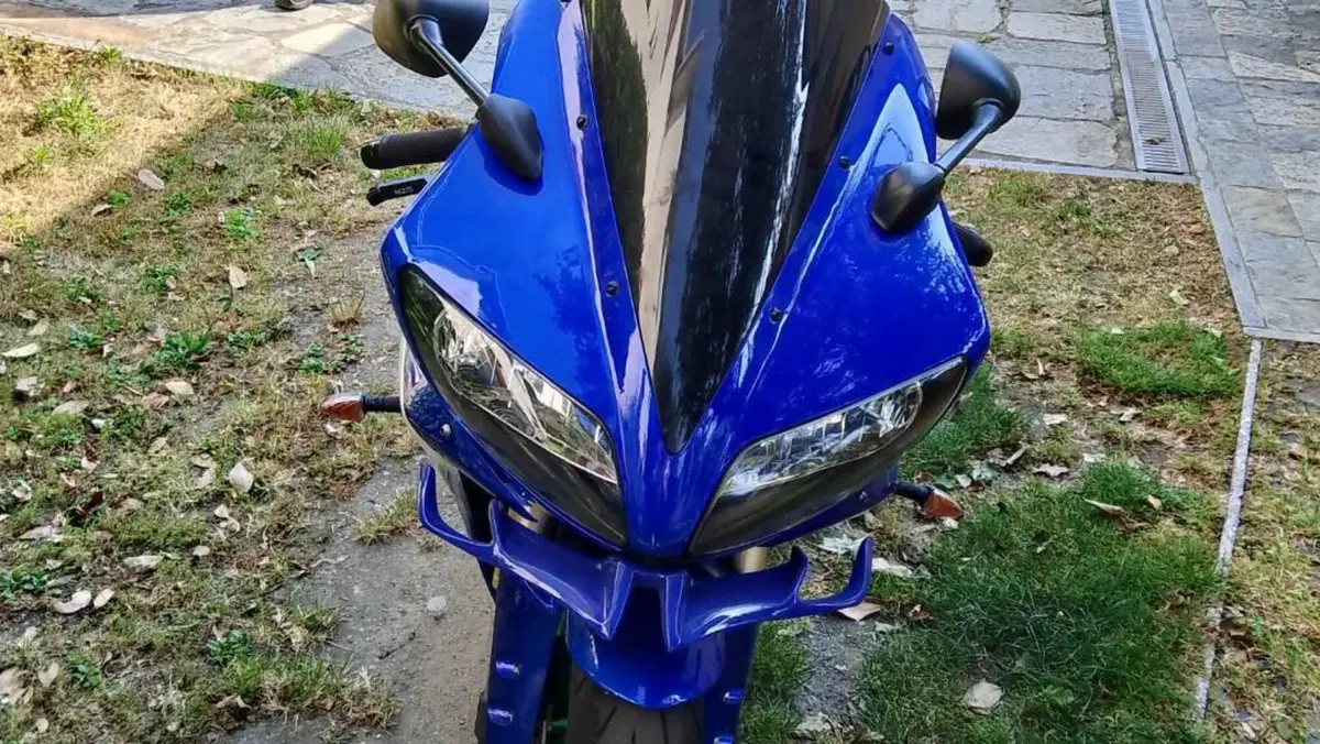 Yamaha YZF R1 (2002 - 03)  (13)