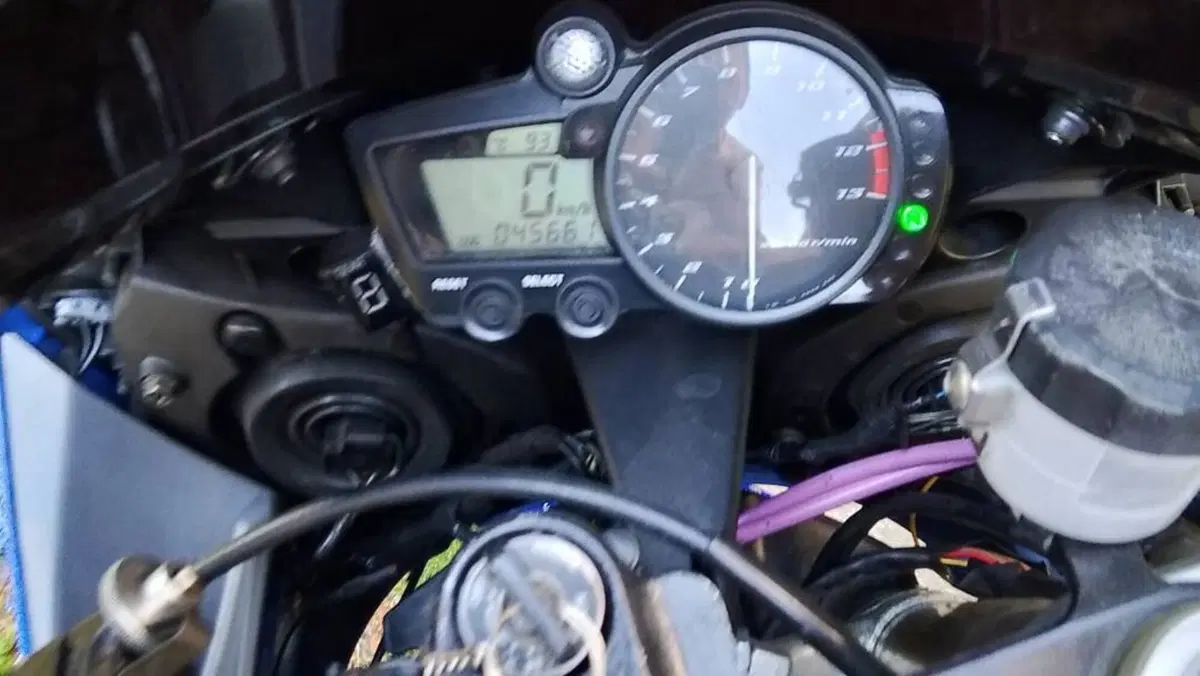 Yamaha YZF R1 (2002 - 03)  (14)