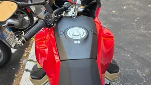 Moto Guzzi V100 Mandello S (2025 - 26)  (3)