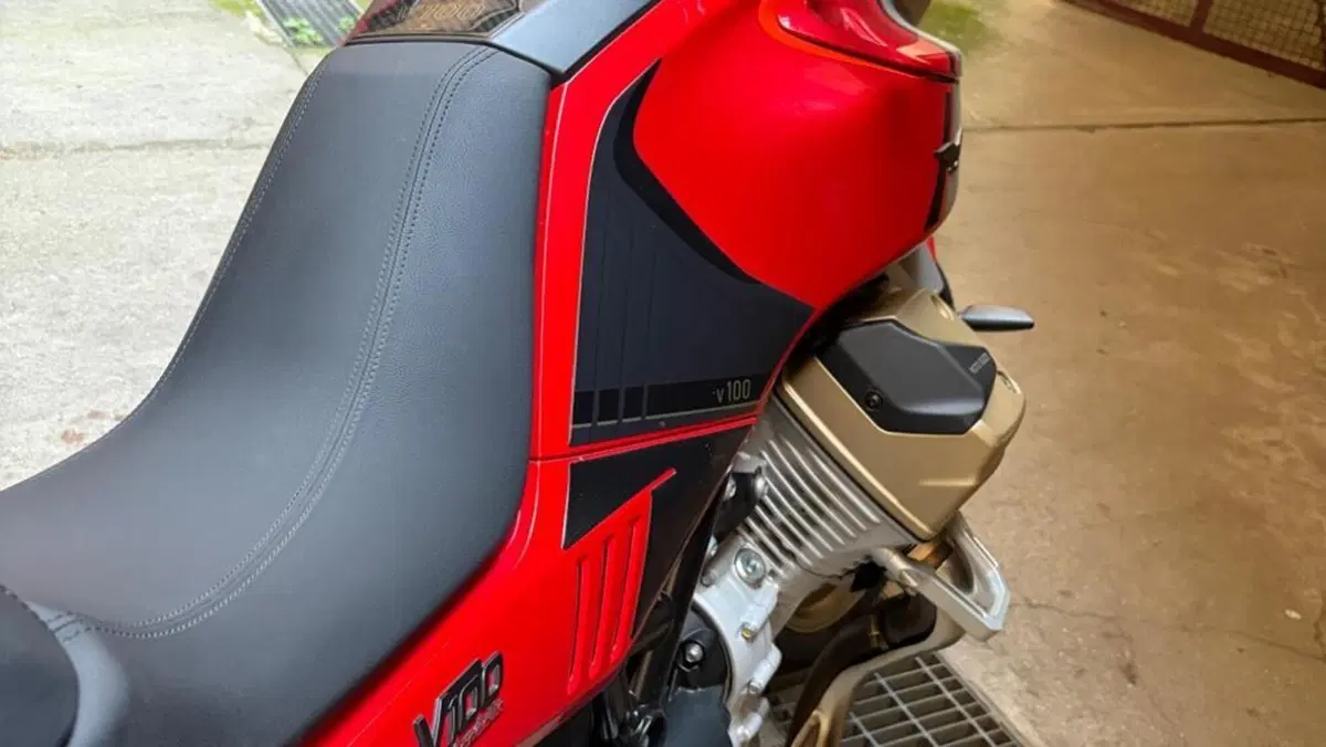 Moto Guzzi V100 Mandello S (2025 - 26)  (6)