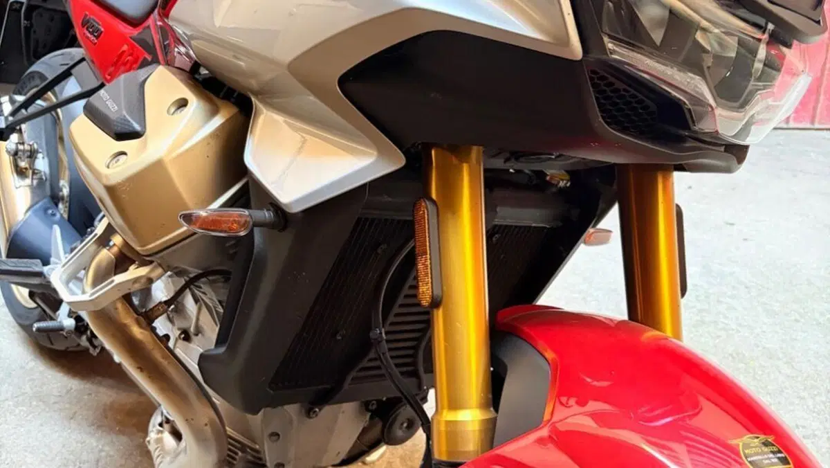 Moto Guzzi V100 Mandello S (2025 - 26)  (7)