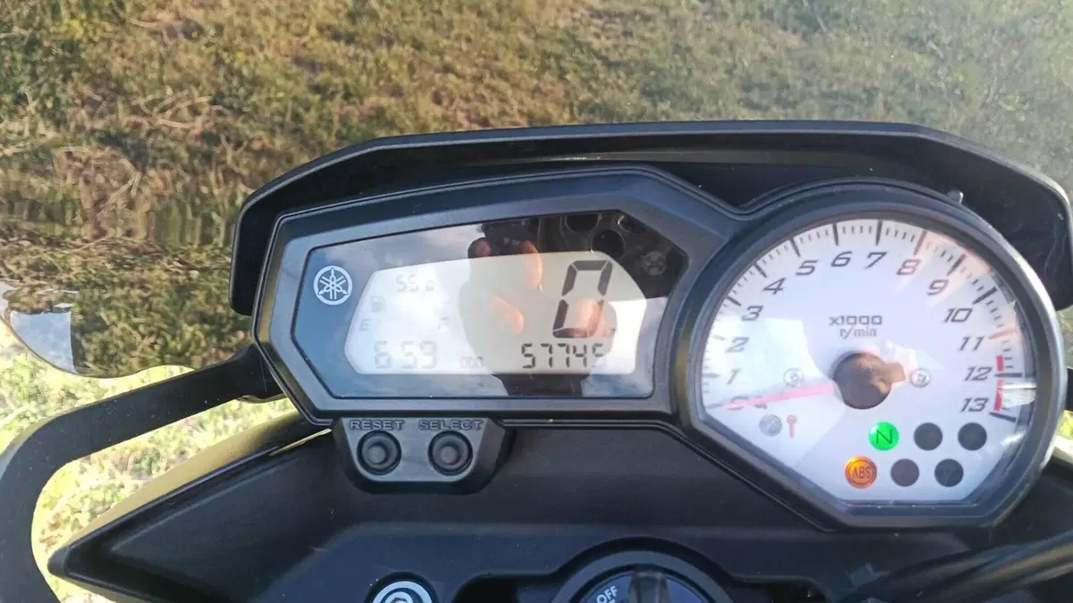 Yamaha FZ8 (2010 - 12)  (2)