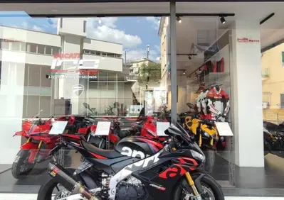 Aprilia RSV4 1100 Factory (2021 - 24) - Annuncio 10044503