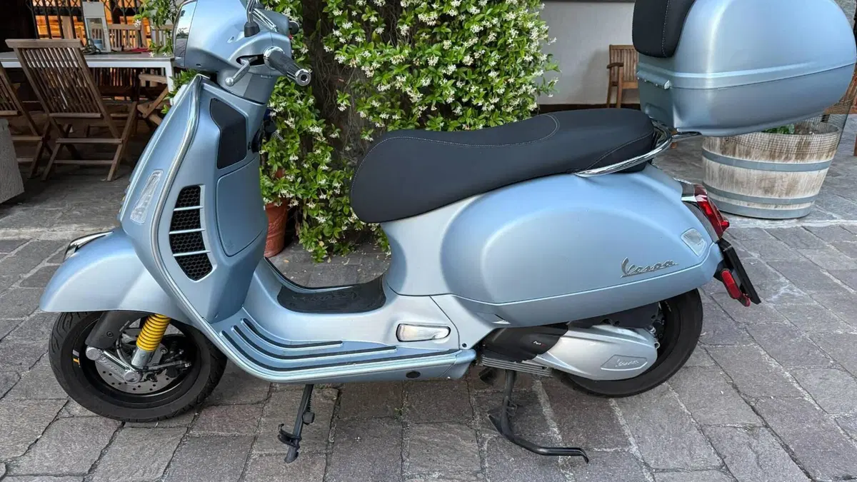 Vespa GTS 300 Hpe Super Tech (2019) 