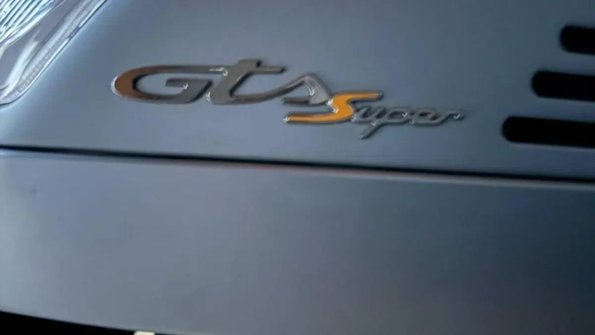 Vespa GTS 300 Hpe Super Tech (2019)  (4)