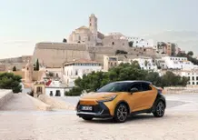 Toyota C-HR Full Hybrid in promozione: il coupé SUV ibrido scende a 30.950 euro con il Bonus Toyota