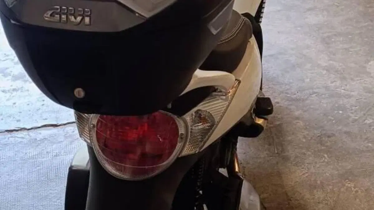 Aprilia Scarabeo 300 Special (2009 - 13)  (6)
