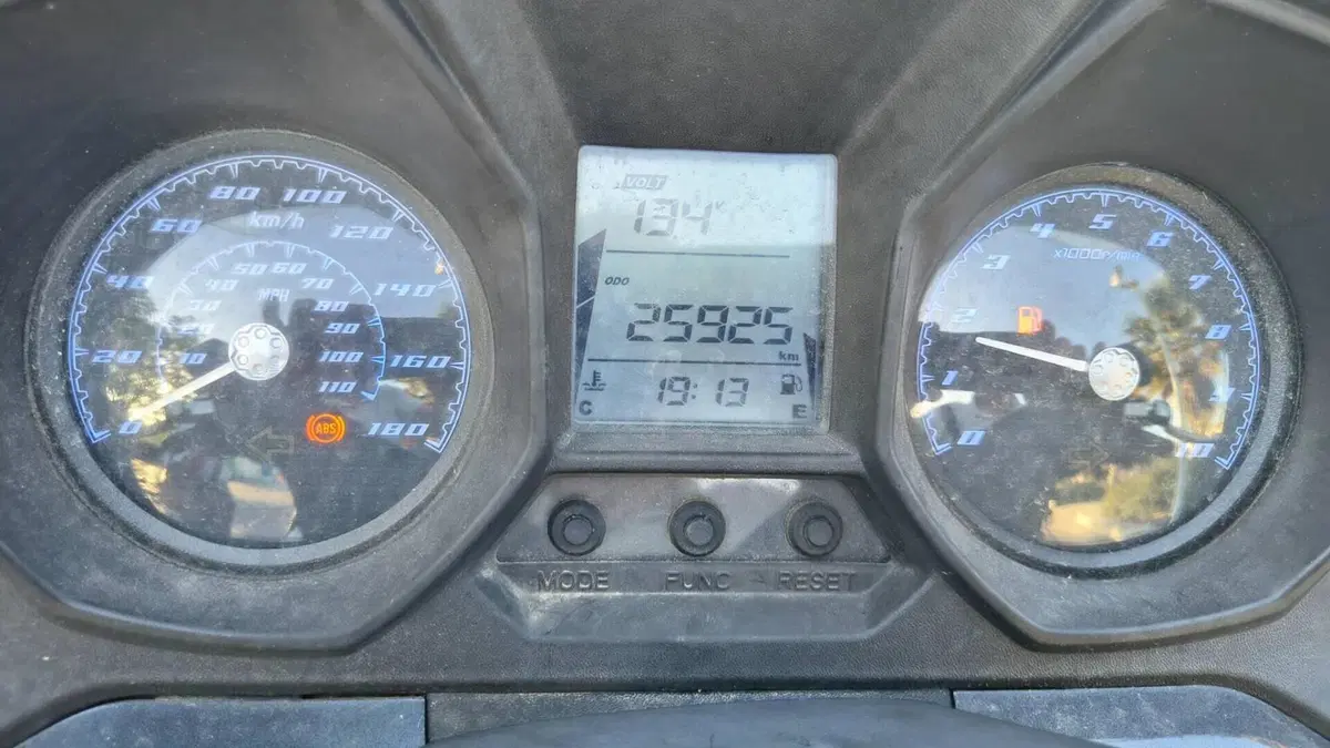 Kymco Downtown 350i ABS (2015 - 17)  (2)