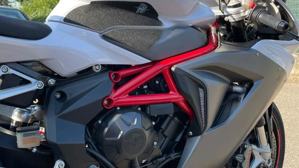 MV Agusta F3 800 EAS ABS (2013 - 17)  (4)
