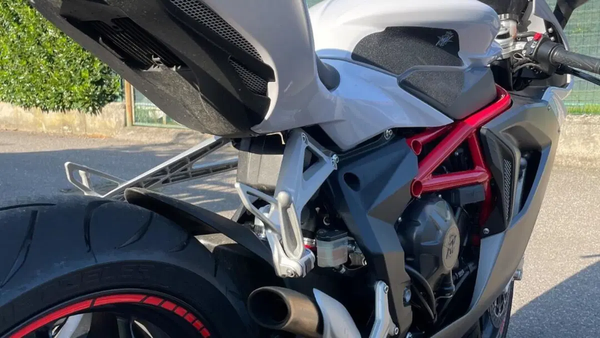 MV Agusta F3 800 EAS ABS (2013 - 17)  (5)