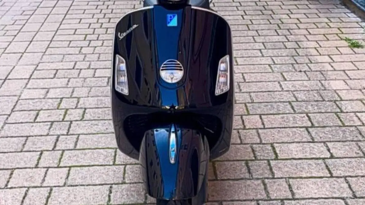 Vespa GTS 250 i.e.  (2)
