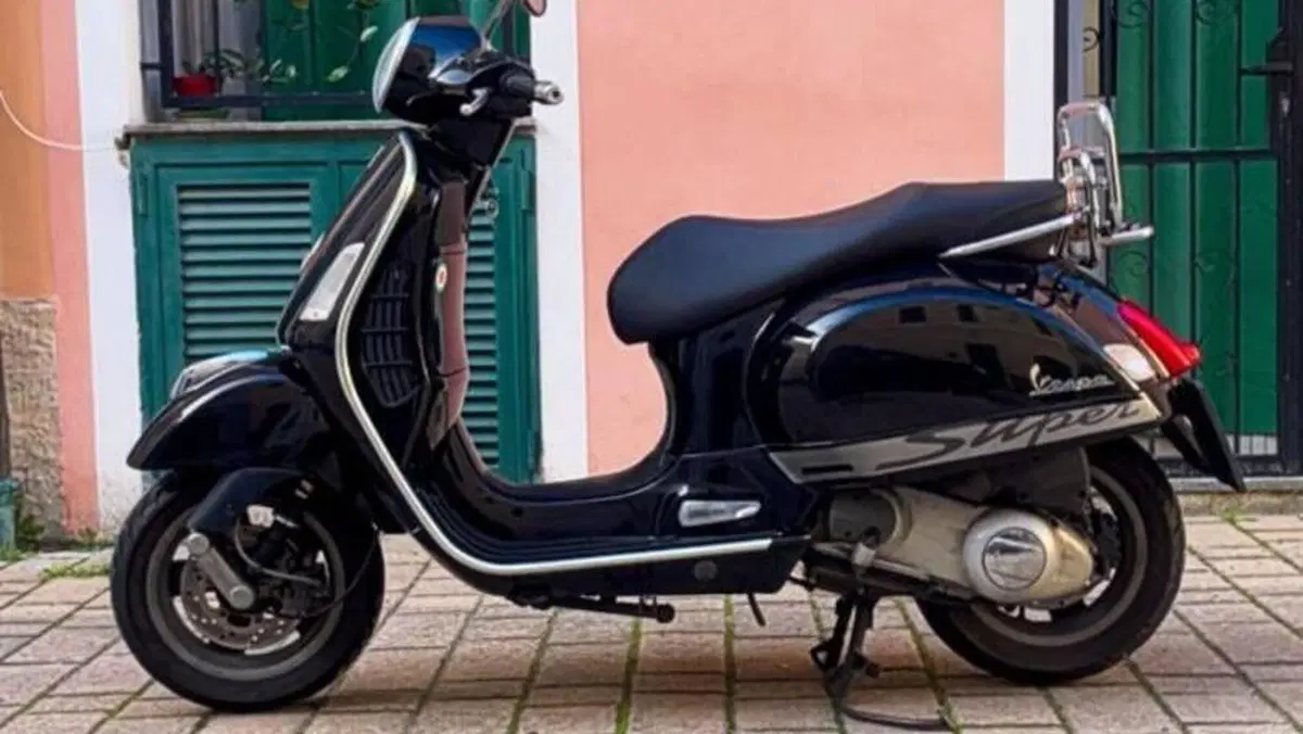 Vespa GTS 250 i.e.  (3)