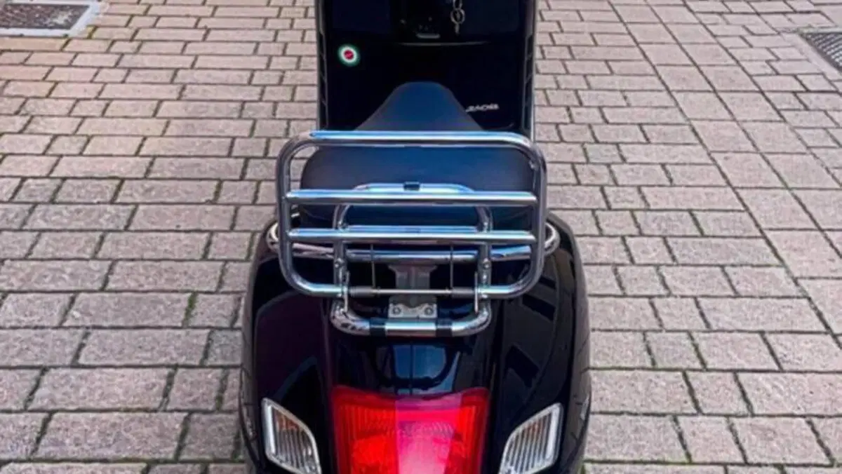 Vespa GTS 250 i.e.  (4)