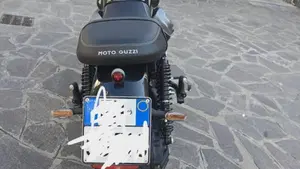 Moto Guzzi V7 Stone Special Edition (2022 - 25)  (5)
