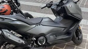 Yamaha T-Max 560 (2025 - 26)  (2)