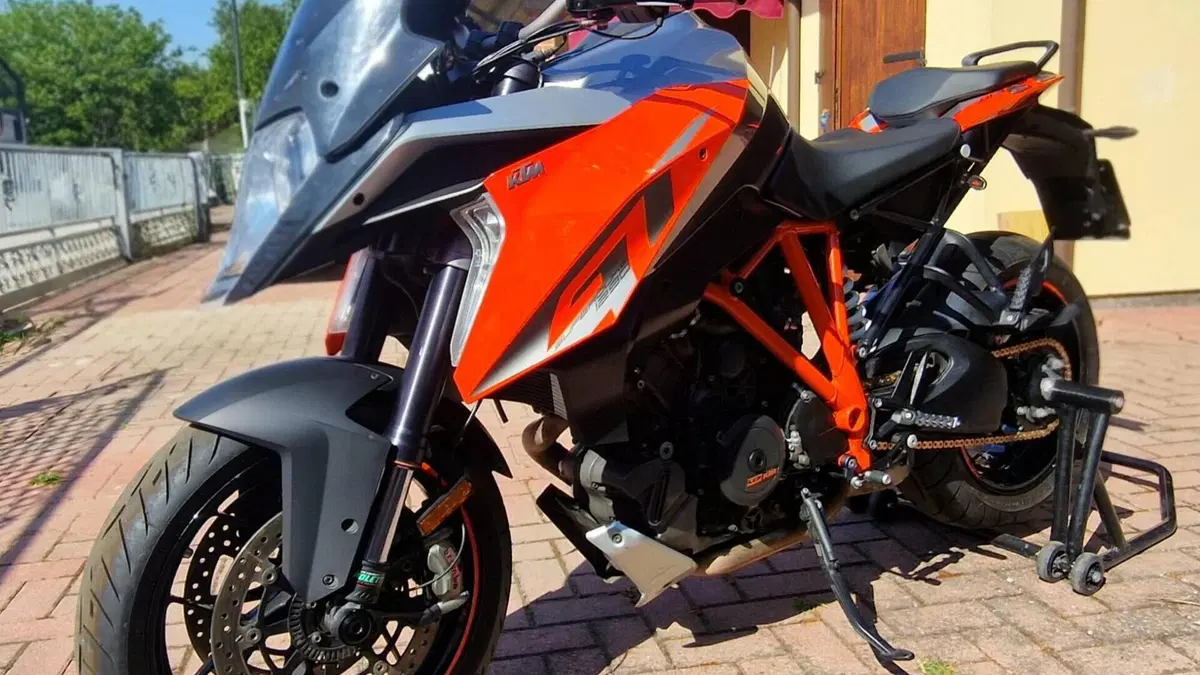 KTM 1290 Super Duke GT ABS (2016 - 18)  (3)
