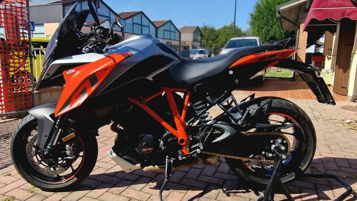 KTM 1290 Super Duke GT ABS (2016 - 18)  (4)