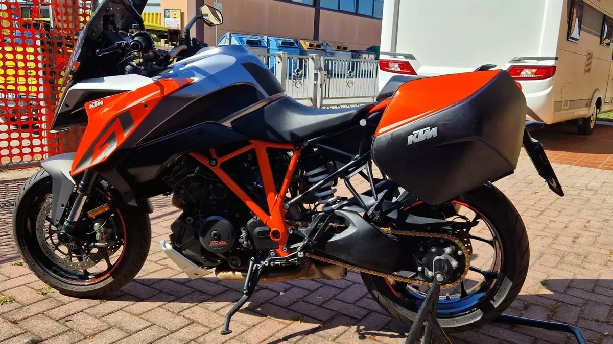 KTM 1290 Super Duke GT ABS (2016 - 18)  (9)