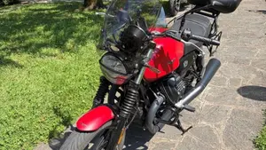 Moto Guzzi V7 Stone (2021 - 24)  (3)