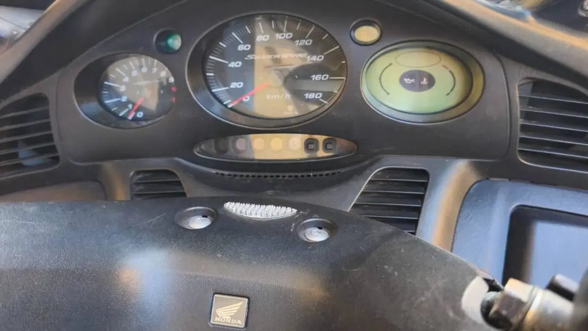 Honda Silver Wing 400 (2006 - 09)  (4)