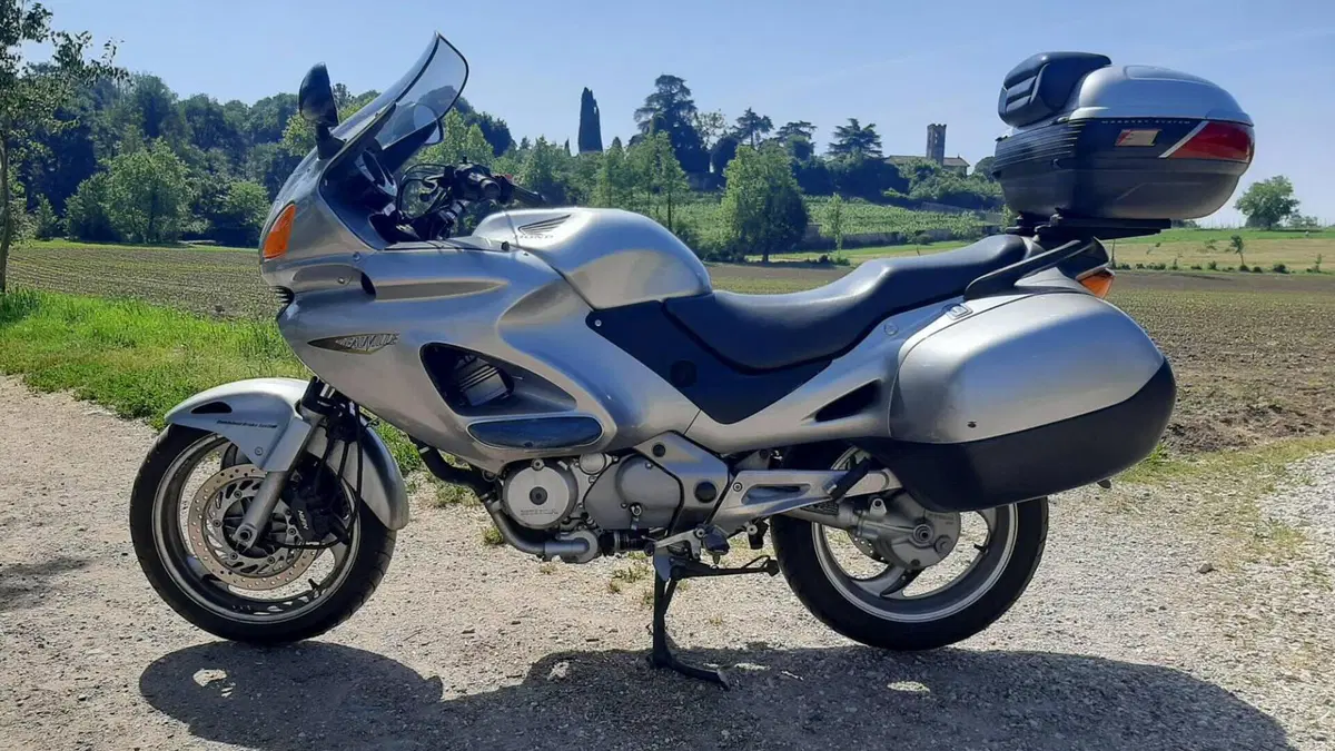 Honda Deauville 650 (2002 - 05) 