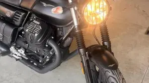 Moto Guzzi V7 III Stone (2017 - 20) 