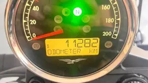 Moto Guzzi V7 III Stone (2017 - 20)  (3)