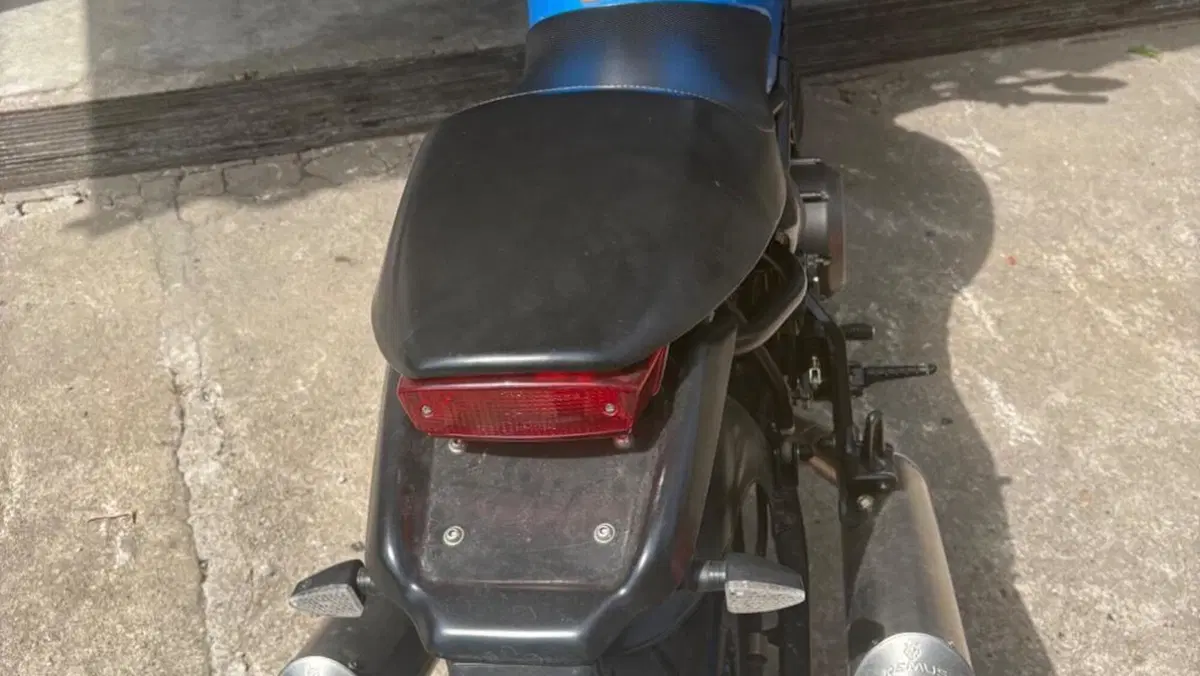 Ducati Monster 600 Dark (1998 - 01)  (2)