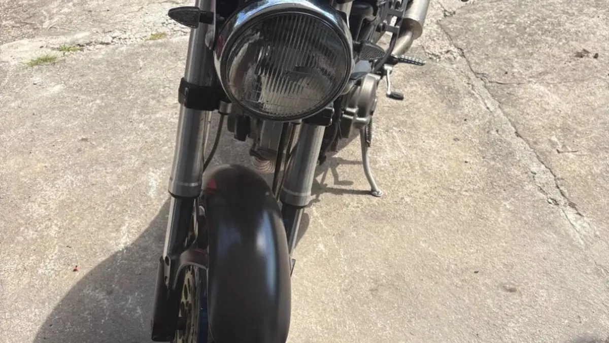 Ducati Monster 600 Dark (1998 - 01)  (5)