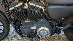 Harley-Davidson 883 Iron (2012 - 14) - XL 883N  (3)