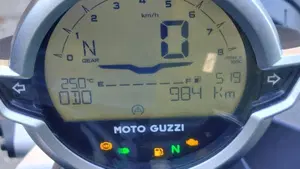 Moto Guzzi V7 Sport (2025 - 26)  (7)